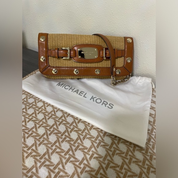 Michael Kors Handbags - Michael Kors Woven and Leather Shoulder Purse EUC